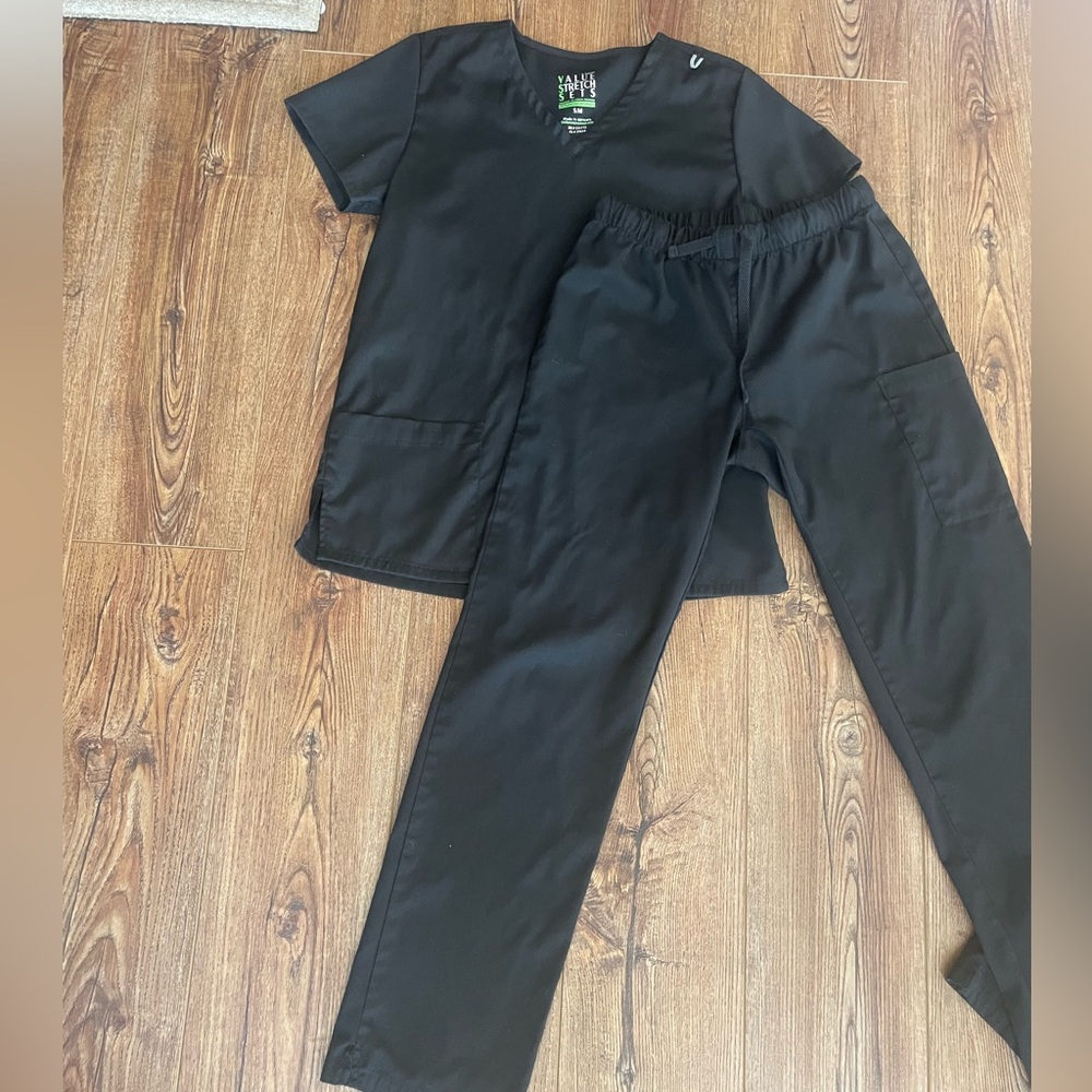 Scrub set